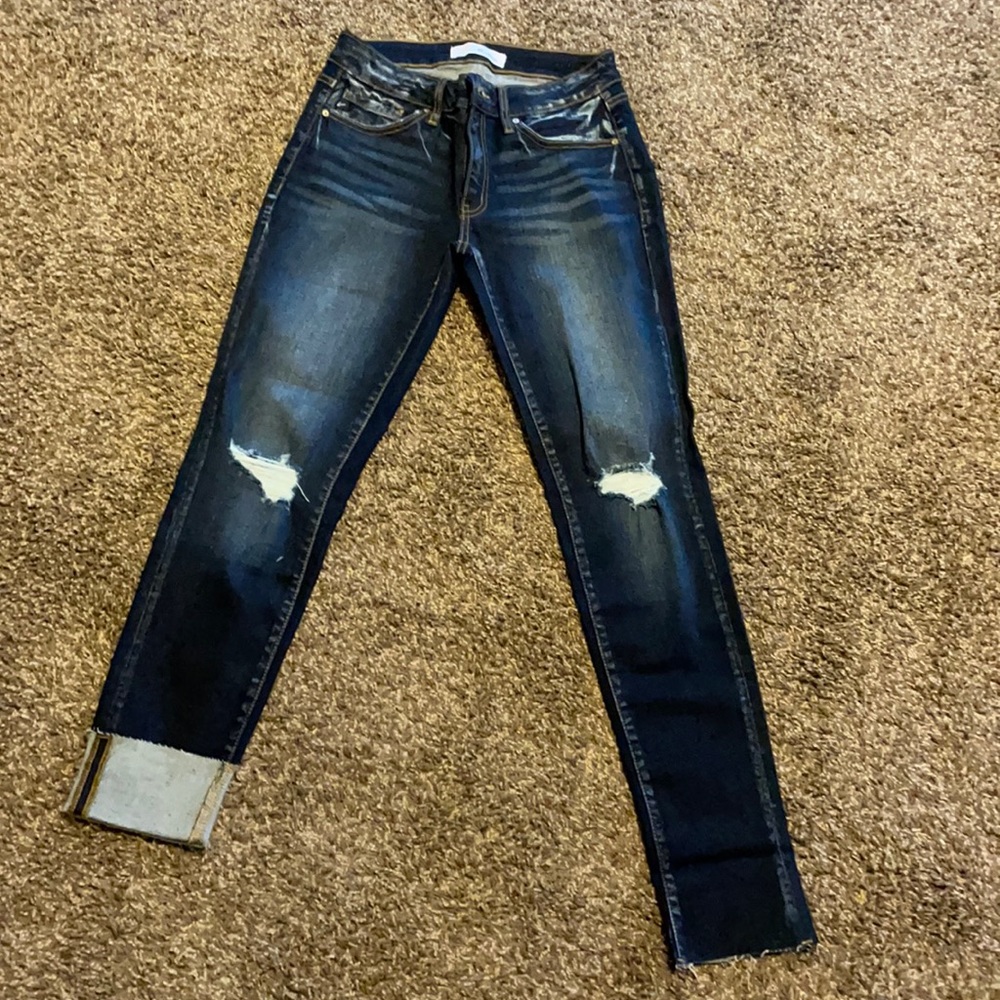 Size 9/28 dark jeans kancan